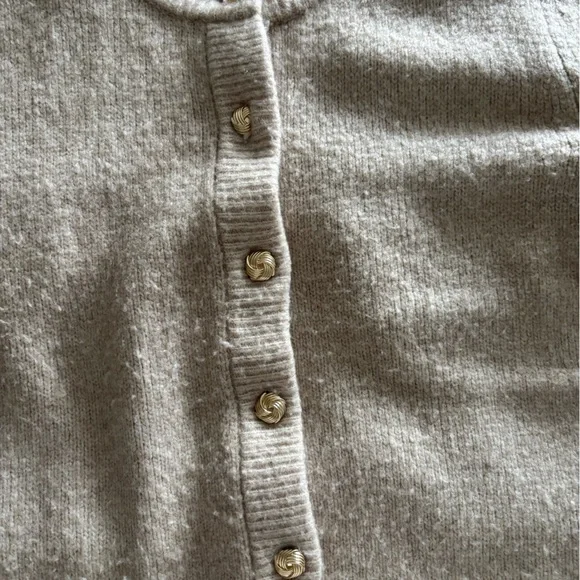 Abercrombie & Fitch Beige Cardigan Sweater - Picture 3 of 4